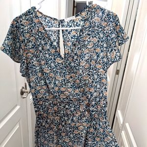 Maxi dress only worn once with side buttons to accentuate waist!